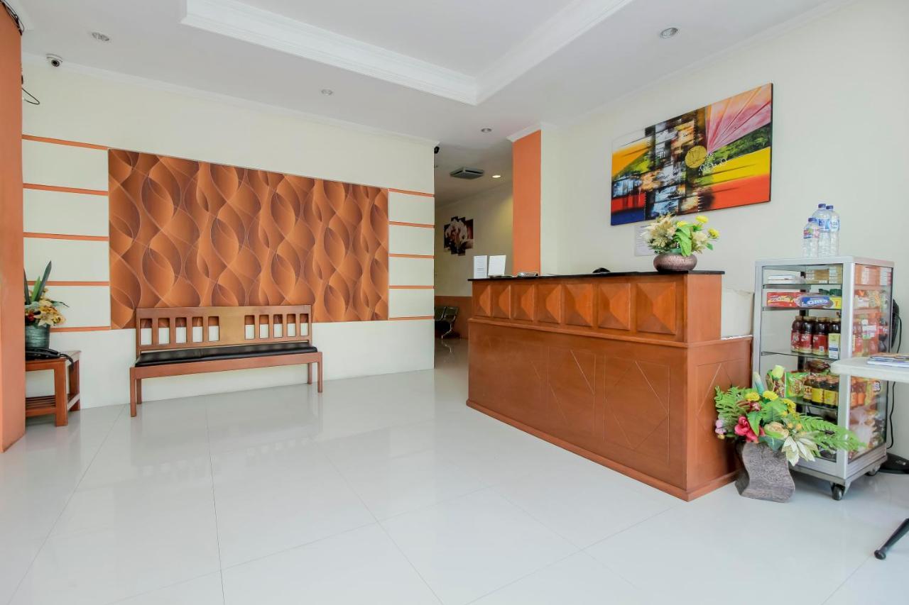 Hotel RedDoorz near Jalan Jenderal Sudirman Manado Exterior foto