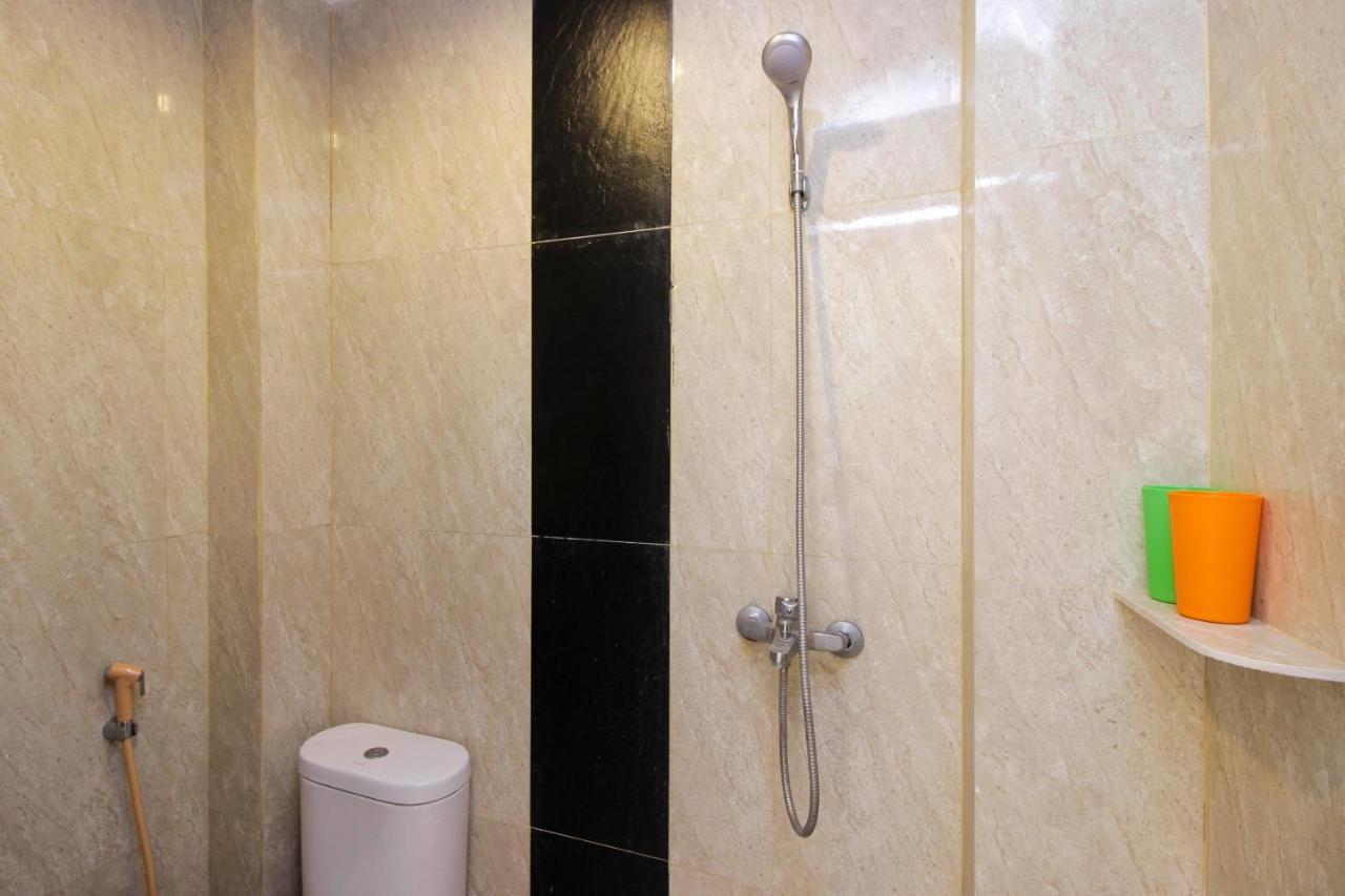 Hotel RedDoorz near Jalan Jenderal Sudirman Manado Exterior foto